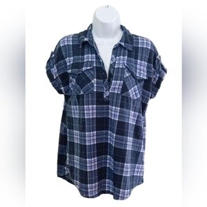 Casual Navy & Lavender Plaid Short-Sleeve Button-Front Shirt